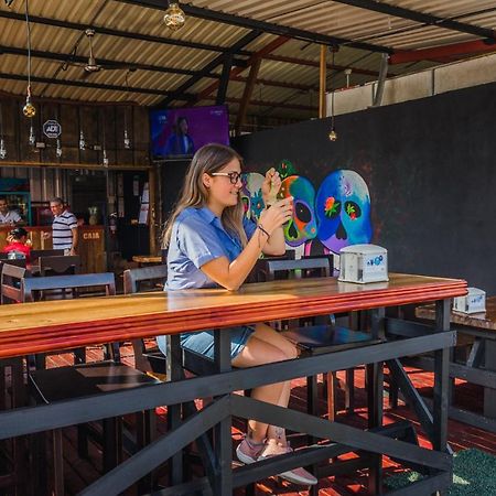 Arenal Container Hostel La Fortuna Eksteriør billede