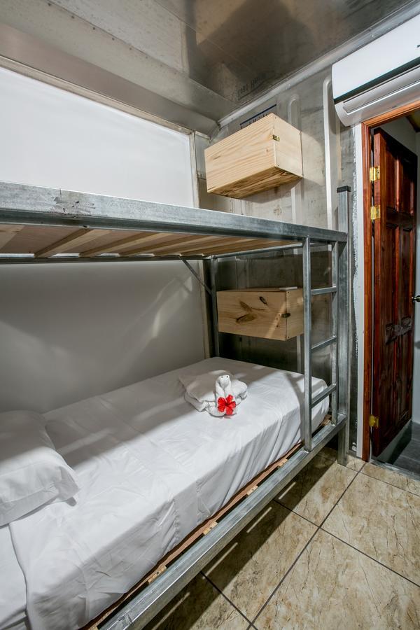 Arenal Container Hostel La Fortuna Eksteriør billede