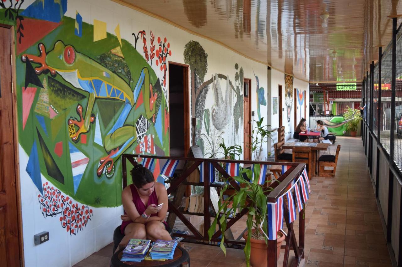 Arenal Container Hostel La Fortuna Eksteriør billede