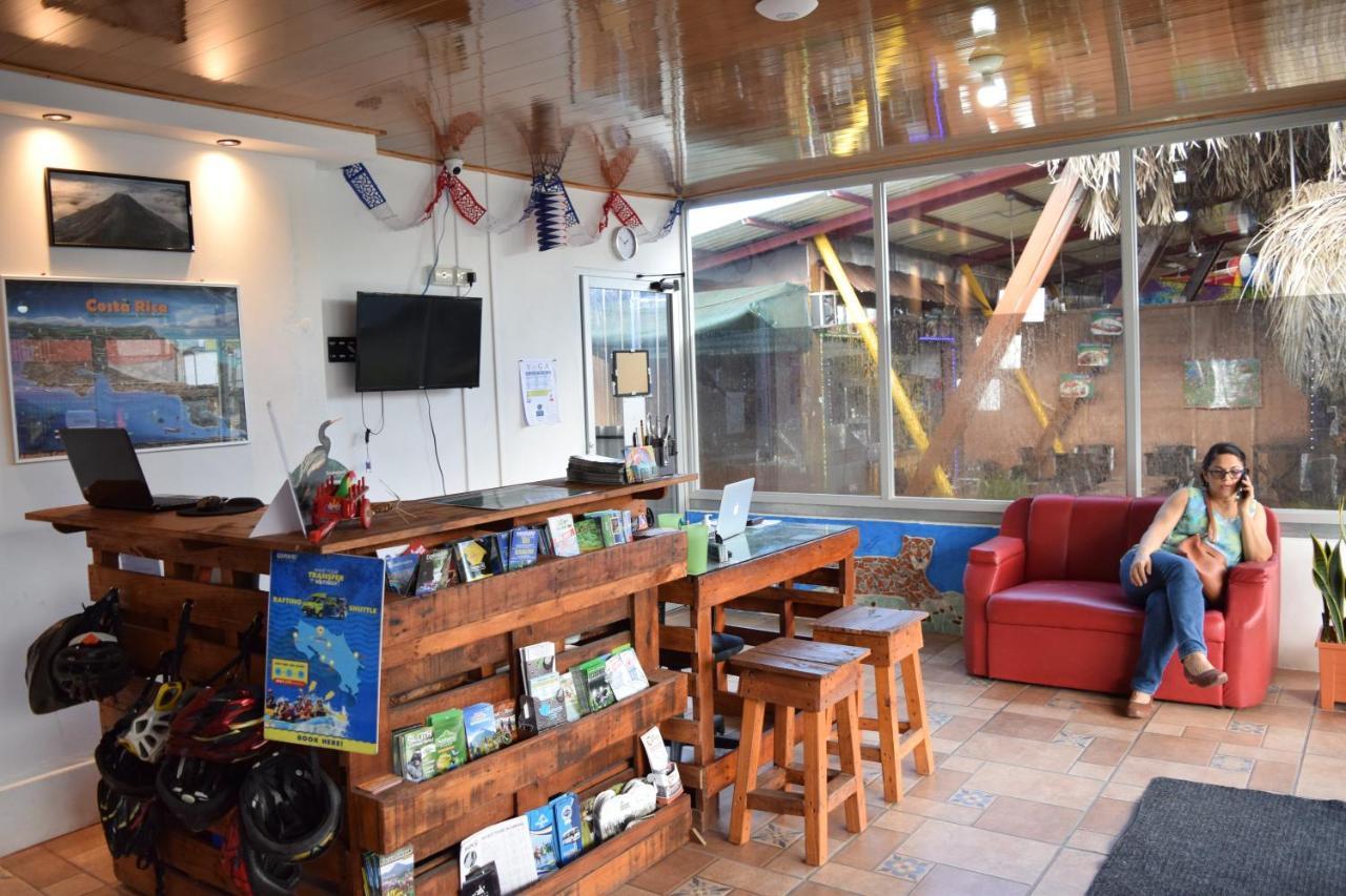 Arenal Container Hostel La Fortuna Eksteriør billede
