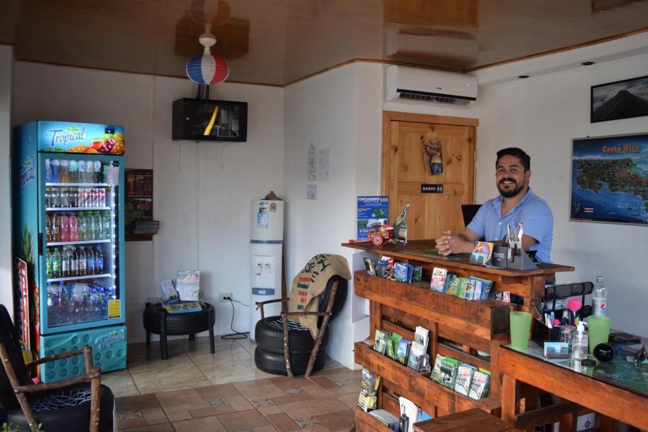 Arenal Container Hostel La Fortuna Eksteriør billede