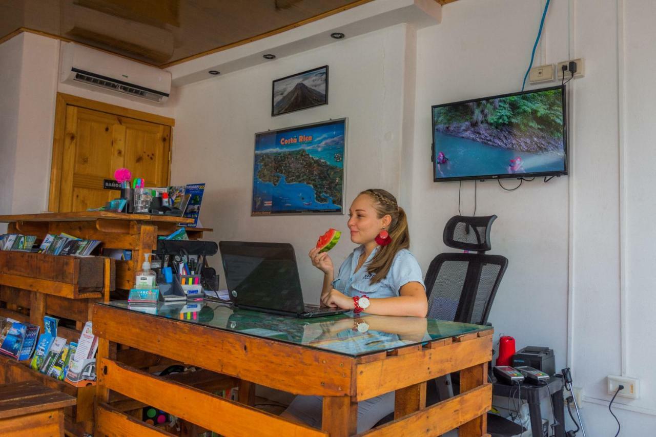 Arenal Container Hostel La Fortuna Eksteriør billede