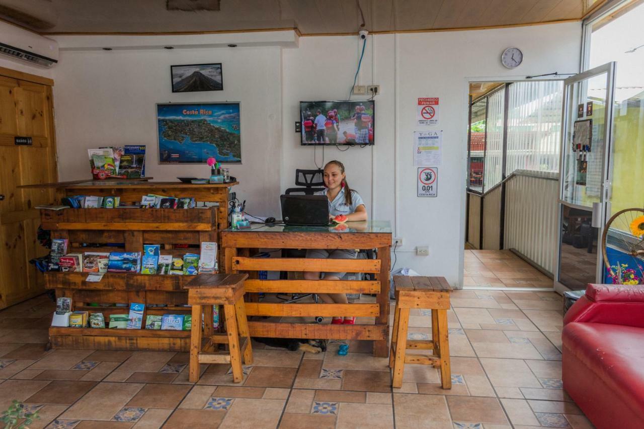 Arenal Container Hostel La Fortuna Eksteriør billede