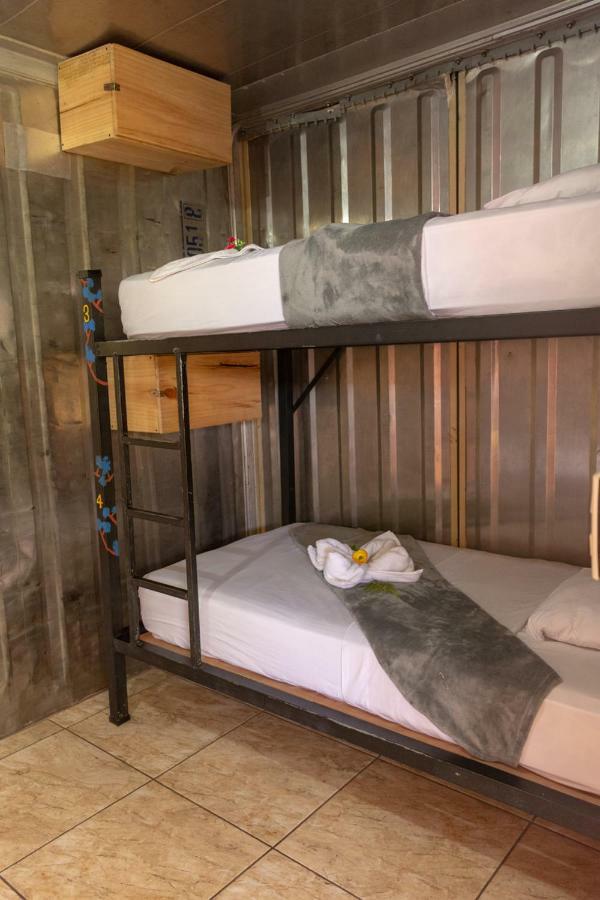 Arenal Container Hostel La Fortuna Eksteriør billede
