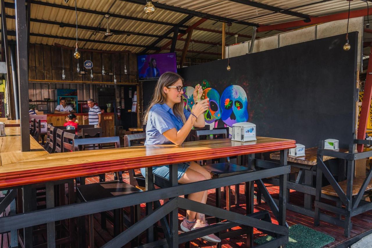 Arenal Container Hostel La Fortuna Eksteriør billede